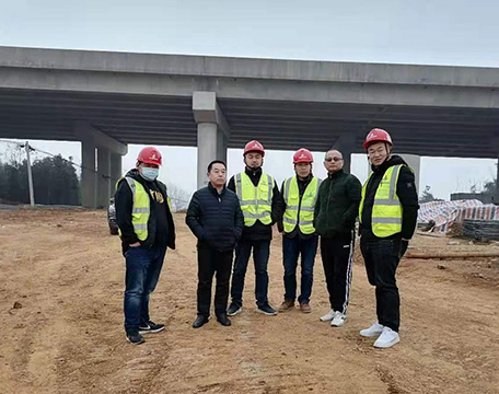 處領(lǐng)導(dǎo)赴G530查橋至牛磯段一級公路建設(shè)工程項(xiàng)目檢查指導(dǎo)工作