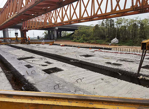 G530香隅河大橋箱梁架設(shè)順利完成