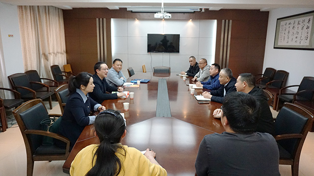 安慶市大觀區(qū)副區(qū)長(zhǎng)余忠軒一行蒞臨公路工程處調(diào)研指導(dǎo)工作