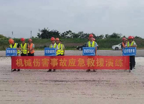 S366合六南通道建設(shè)工程03標(biāo)項(xiàng)目部 開展機(jī)械傷害應(yīng)急救援演練