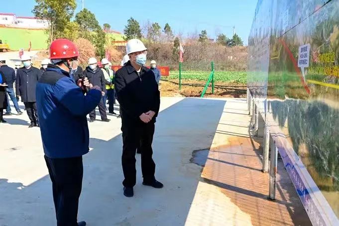 安慶市委書(shū)記張祥安赴S22天天高速營(yíng)嶺隧道項(xiàng)目調(diào)研復(fù)工復(fù)產(chǎn)工作