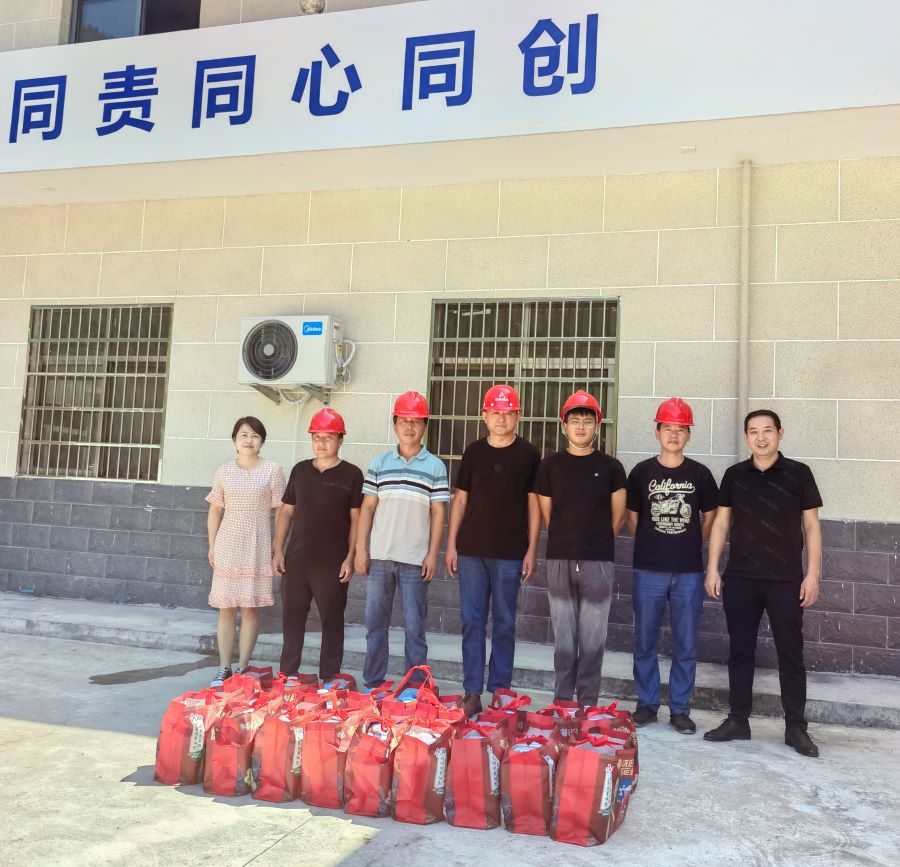 安慶市公路工程處工會開展“夏送清涼”活動