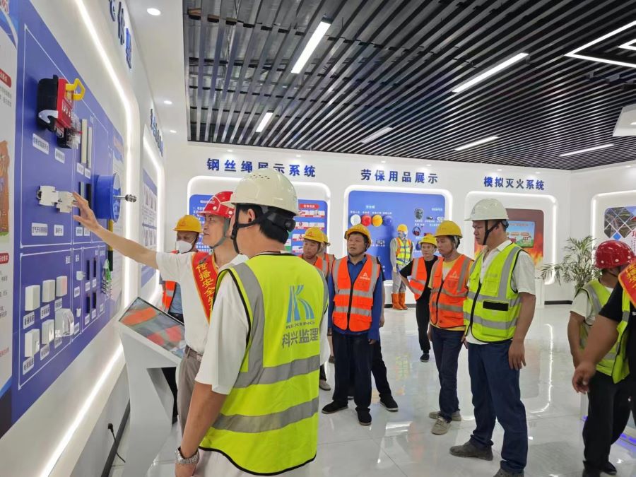 S22天天高速營嶺隧道項目開展開展2024年安全宣傳咨詢?nèi)栈顒? /> 
</p>
<p class=