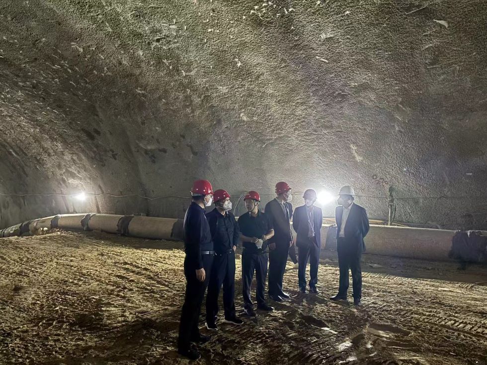 宣城市交通投資集團有限公司總工程師夏東華率隊到S22天天高速營嶺隧道項目觀摩交流工作